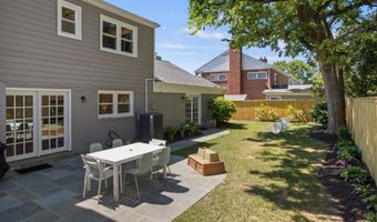 2606 N QUINCY St, Arlington, VA 22207