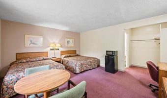 1058 HAUSMAN Rd, Allentown, PA 18104