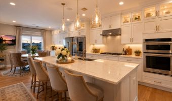 5 Brentwood Cir, Danbury, CT 06810