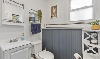 101 Williams Rd, Ashburnham, MA 01430