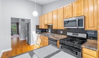 2736 S Embers Ln 2736, Arlington Heights, IL 60005