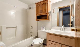 887 Woodridge Dr, Arnold, MO 63010