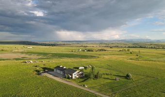 46 Rapelje Rd, Big Timber, MT 59011