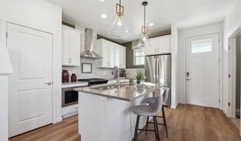 956 Andrews Crest Dr, Berthoud, CO 80513