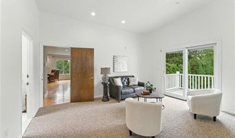 129 Valerie Ct, Cranston, RI 02921