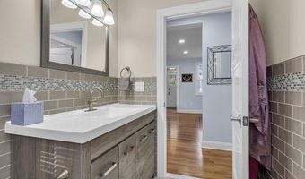 700 Halliard Ave, Beachwood, NJ 08722