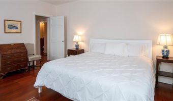 167 Coggeshall Ave A, Newport, RI 02840
