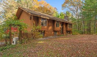 972 Reynolds Rd, Glocester, RI 02814