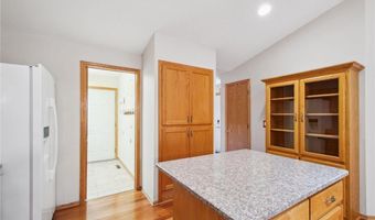 14208 Heritage Ln, Apple Valley, MN 55124