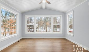 7787 S Gracemoor Ct SE, Alto, MI 49302