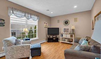 64 Symphony Ave, Bayville, NJ 08721