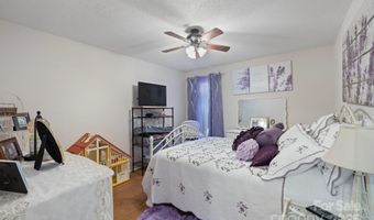 100 Lindsay Dr, Archdale, NC 27263