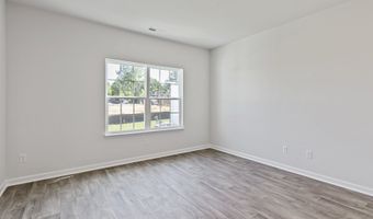 221 Maddox Dr, Aberdeen, NC 28315
