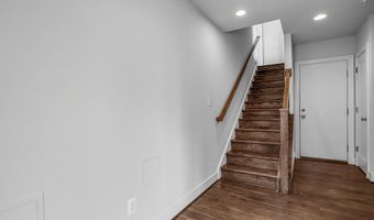 6940 ROCKLEDGE Dr, Bethesda, MD 20817