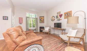 609 Ridgewood Ct, Ann Arbor, MI 48103