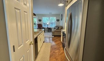 7327 Oak Knoll Dr, Indianapolis, IN 46217