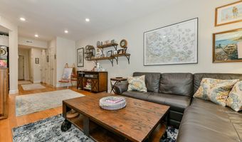 230 Saratoga St 3, Boston, MA 02128