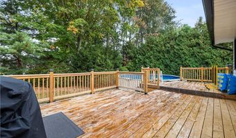 621 Van Oaks Dr, Amherst, OH 44001