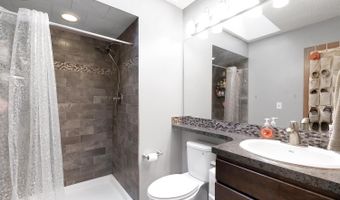 4650 Farmstead Ct, Bel Aire, KS 67220