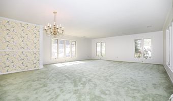 521 W CROSS St, Benton, AR 72015