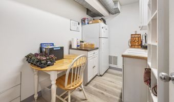 98 Elm St 2, Cheshire, CT 06410