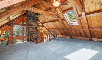 14 E Point Rd, Albrightsville, PA 18210