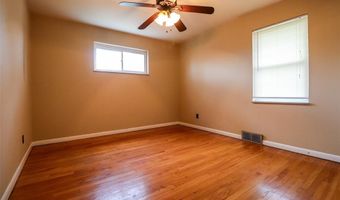 8932 Ione Ln, Affton, MO 63123