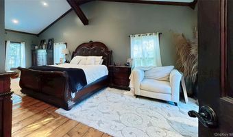 10 Stagecoach Ln, Amenia, NY 12501