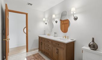 28 E Ridge Ct, Cheshire, CT 06410