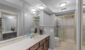 1026 Kehrs Mill Rd 4, Ballwin, MO 63011