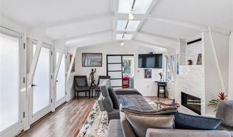 2041 N Beverly Glen Blvd, Los Angeles, CA 90077