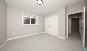 1005 S Haley Ave, Brandon, SD 57005