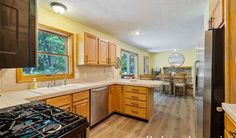 1016 Maple Hill Ave SE, Ada, MI 49301