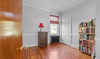 7 Caswell Ave, Newport, RI 02840