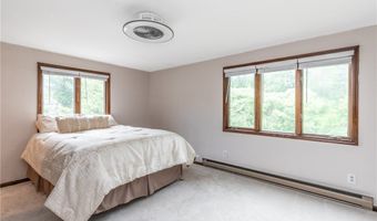 315 Randwood Dr, Amherst, NY 14221