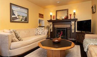 11 Willow St 5, Newport, RI 02840