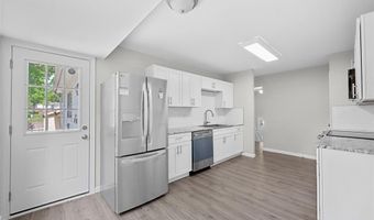 412 Sorrento Dr, Ballwin, MO 63021