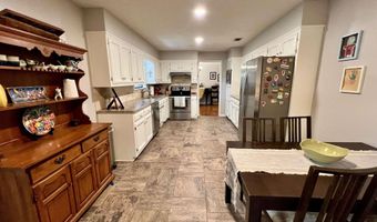 2 Glendale Ct, Arkadelphia, AR 71923