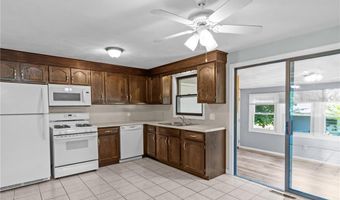 25 High St, Warwick, RI 02886