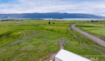 11 Stonebraker Ln, Cascade, ID 83611