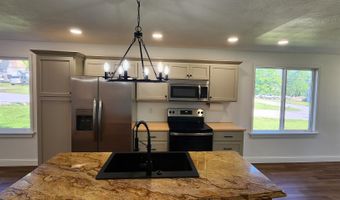 604 Marvin Ave, Ava, MO 65608