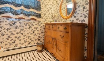 50 Portsmouth Rd, Amesbury, MA 01913