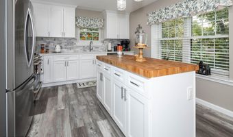 129 Dumbarton Hill Ct, Aberdeen, NJ 07747