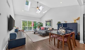 3062 N Spurway Dr, Ann Arbor, MI 48105