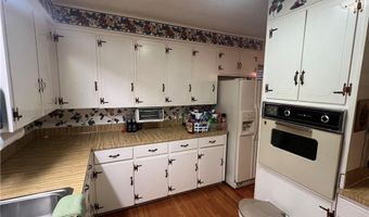 1302 Anderson St, Belton, SC 29627