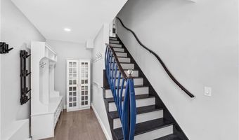 318 Farmington Ave, Cranston, RI 02920