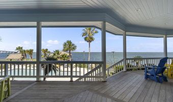 140 BAY HARBOR Dr, Aransas Pass, TX 78336