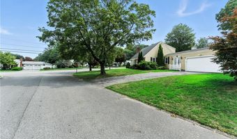 10 Mark Dr, Cranston, RI 02920