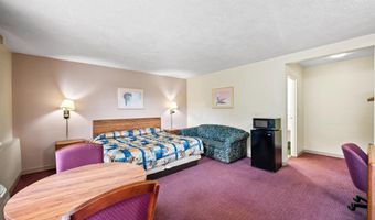 1058 HAUSMAN Rd, Allentown, PA 18104