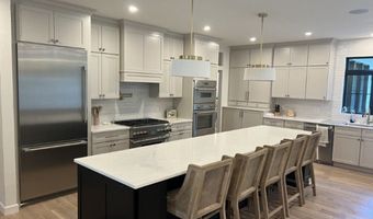 10 Ferry Ln, Berkley, MA 02779